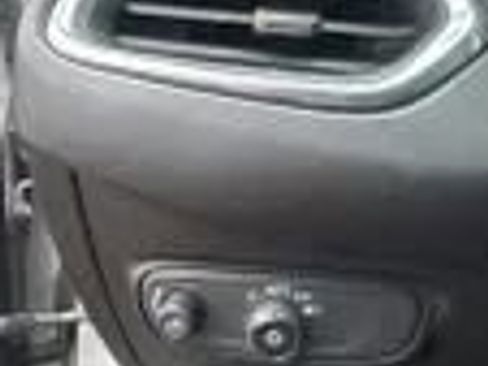 Used 2022 Chevrolet Equinox LS AWD/4WD image 11