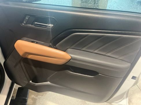 Used 2025 GMC Canyon AT4 AWD/4WD image 6
