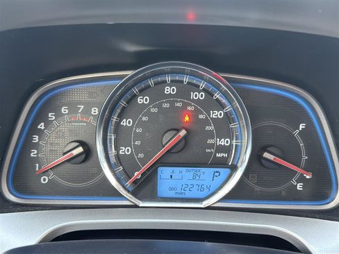 Used 2014 Toyota RAV4 Limited AWD/4WD image 23