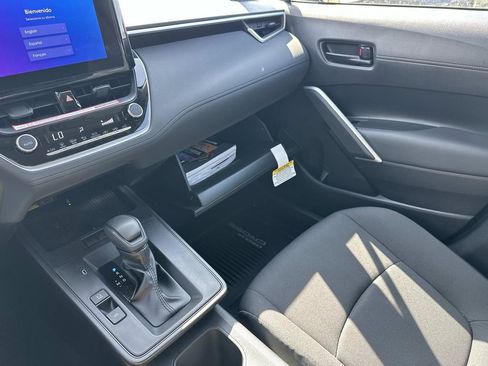New 2026 Toyota Corolla Cross LE AWD/4WD image 32