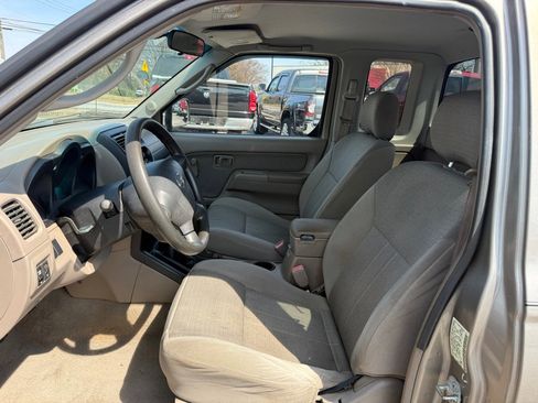 Used 2003 Nissan Frontier XE image 9