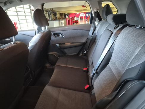 Used 2023 Nissan Rogue SV FWD image 8