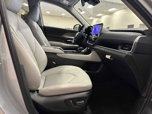 New 2026 Toyota Grand Highlander XLE AWD/4WD image 26