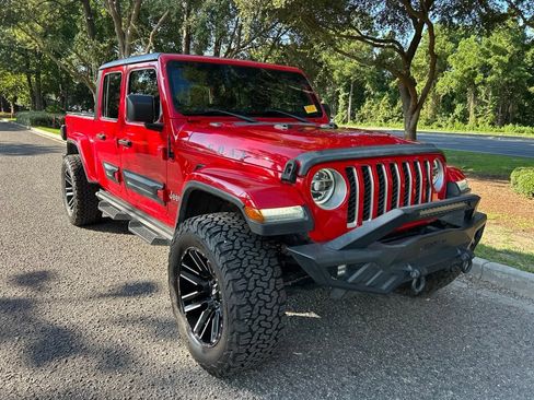 Used 2020 Jeep Gladiator Overland AWD/4WD image 4