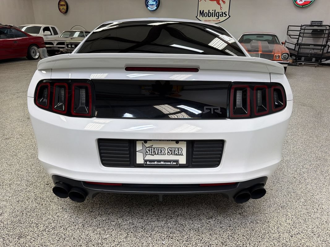 Used 2014 Ford Mustang GT RWD image 6