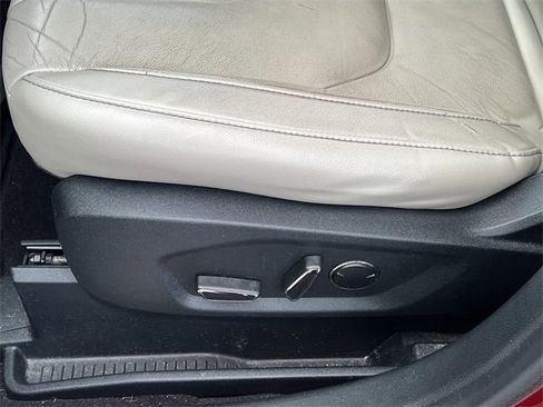 Used 2019 Ford Edge Titanium image 10