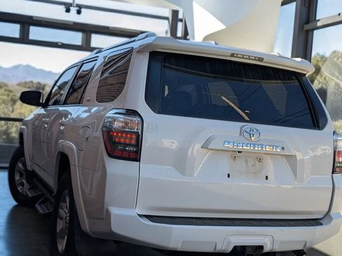 Used 2017 Toyota 4Runner SR5 image 2