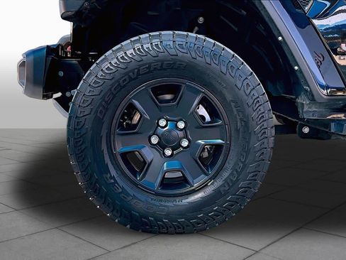 Used 2022 Jeep Gladiator Mojave w/ Cold Weather Group AWD/4WD image 10