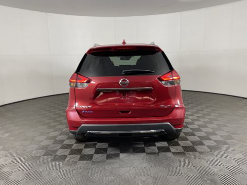 Used 2017 Nissan Rogue SL w/ SL Premium Package image 4