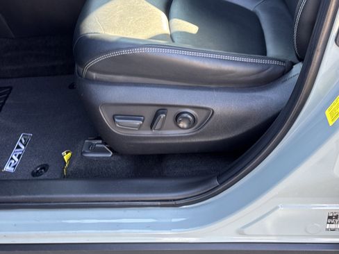 Used 2023 Toyota RAV4 XLE Premium image 18