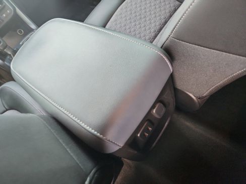 Used 2017 Chevrolet Colorado Z71 image 33