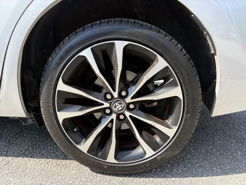 Used 2018 Toyota Corolla SE FWD image 24