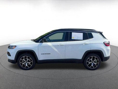 Used 2025 Jeep Compass Limited AWD/4WD image 9