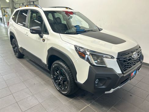 Used 2025 Subaru Forester Wilderness w/ Convenience Package AWD/4WD image 2