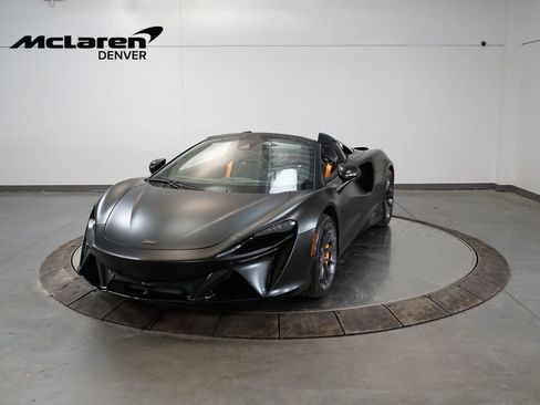 Used 2025 McLaren Artura Spider image 1