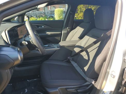 New 2026 Chevrolet Equinox EV LT image 16