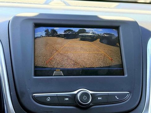 Used 2019 Chevrolet Equinox LT FWD image 23