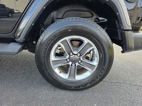 Used 2022 Jeep Wrangler Unlimited Sahara AWD/4WD image 12