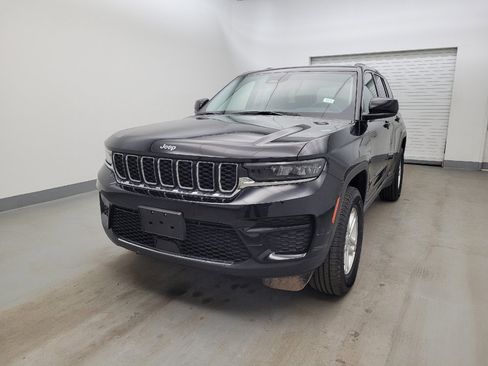 Used 2023 Jeep Grand Cherokee Laredo image 15