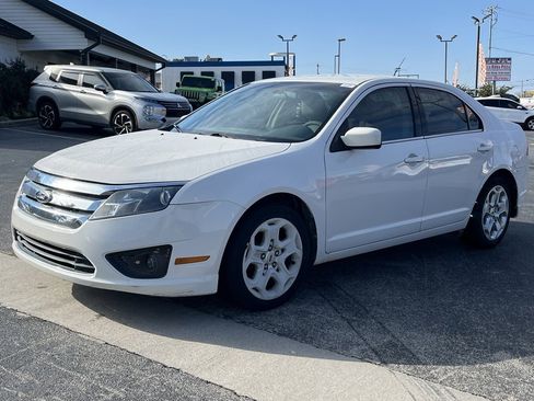 Used 2010 Ford Fusion SE image 3
