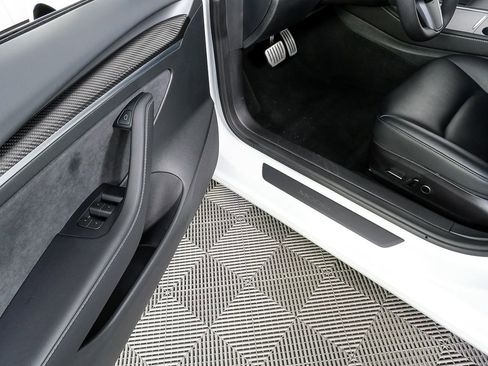 Used 2023 Tesla Model 3 Performance image 6