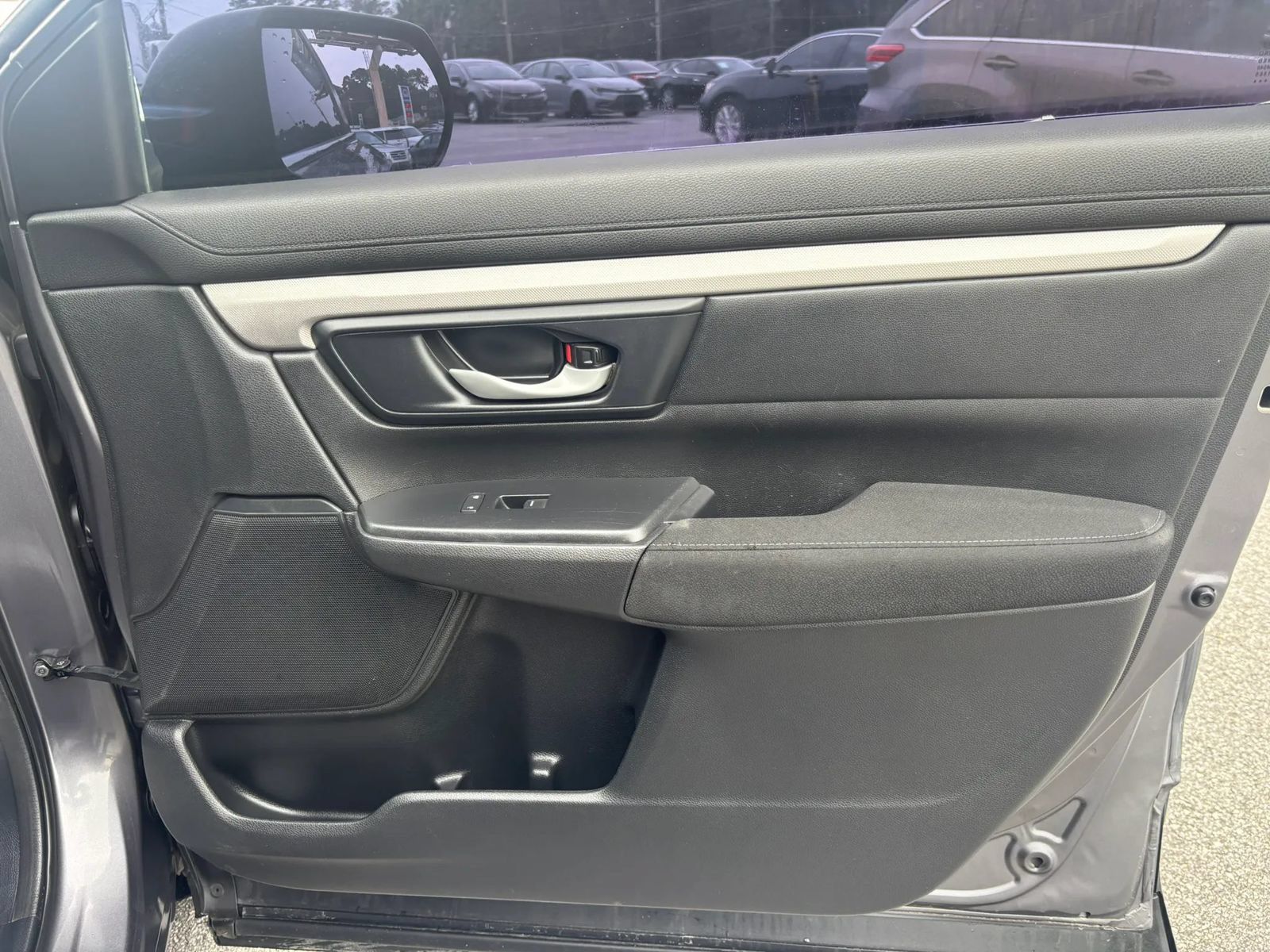 Used 2018 Honda CR-V LX image 17