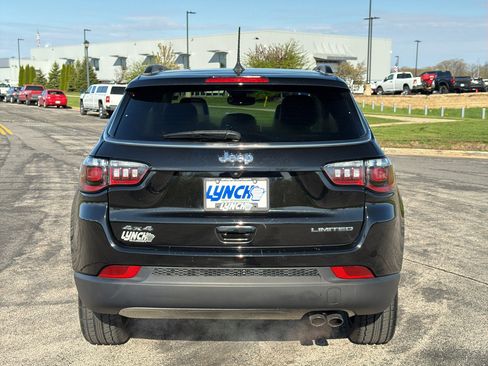 Used 2022 Jeep Compass Limited w/ Sun and Sound Group AWD/4WD image 3