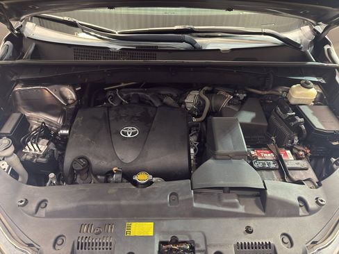Used 2017 Toyota Highlander Limited image 32