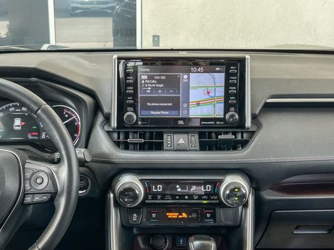 Used 2020 Toyota RAV4 Limited FWD image 13