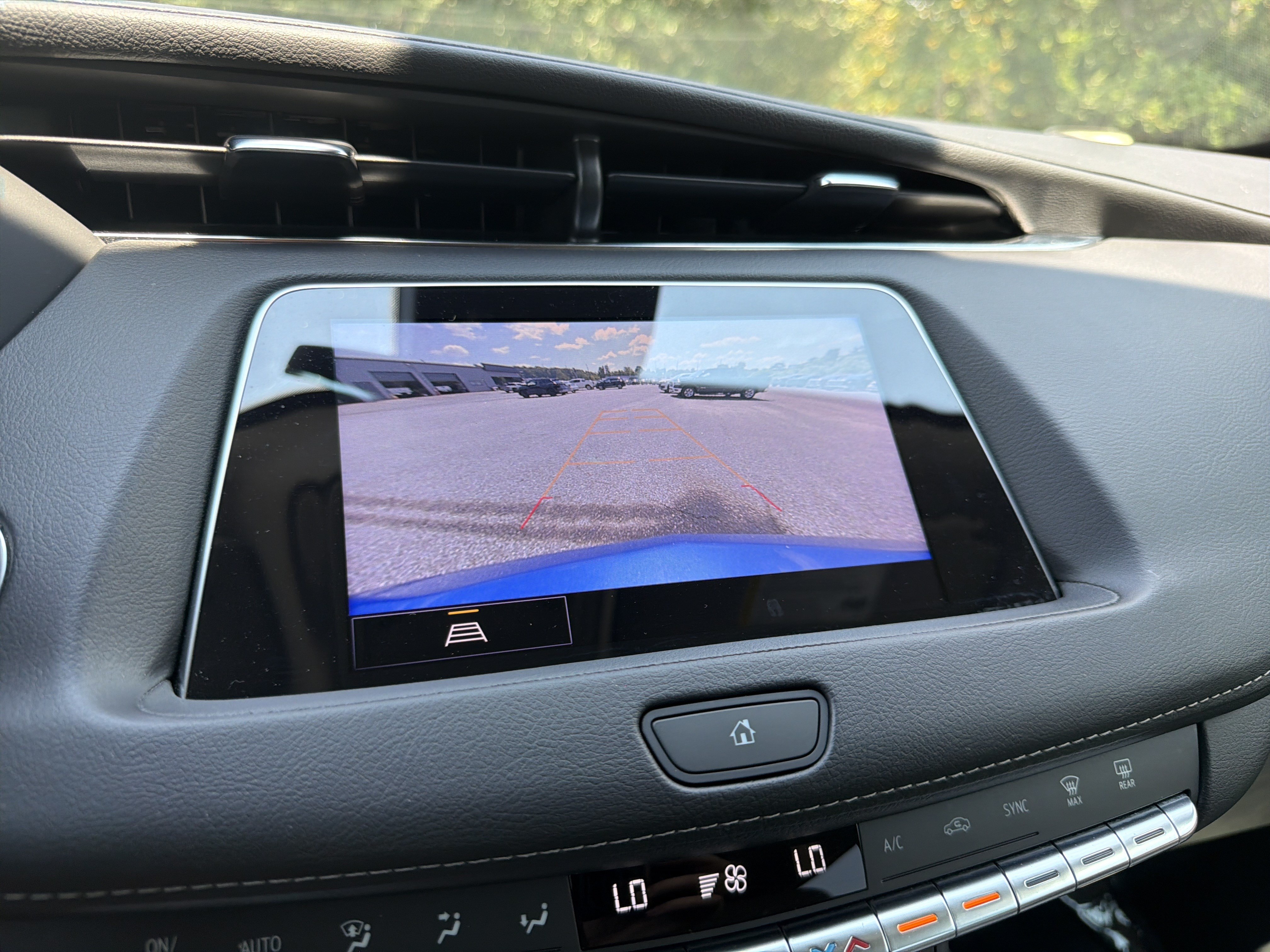 Certified 2023 Cadillac XT4 Luxury w/ Cold Weather Package FWD image 25