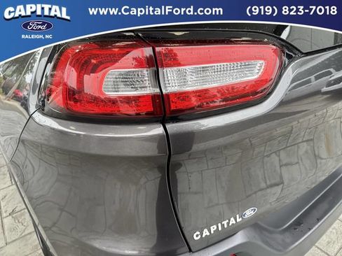 Used 2016 Jeep Cherokee Latitude w/ Safety/Convenience Group FWD image 15