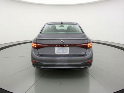 Used 2025 Volkswagen Jetta SE FWD image 7