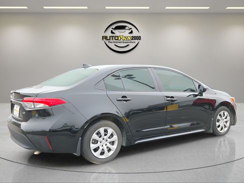 Used 2025 Toyota Corolla LE FWD image 7