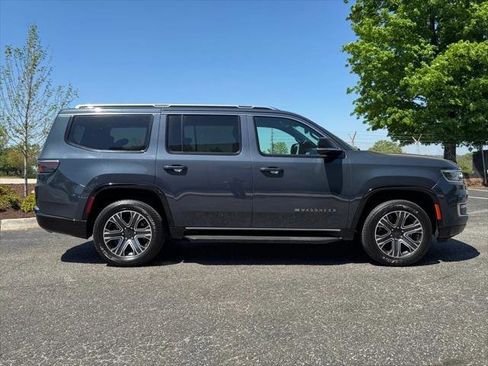 Certified 2024 Jeep Wagoneer Series II w/ Flexible Seating Group RWD image 2