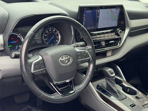 Used 2021 Toyota Highlander Platinum image 22
