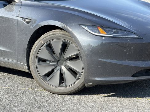 Used 2025 Tesla Model 3 Long Range image 3