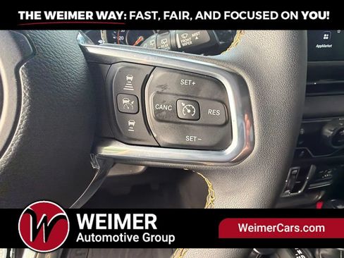 Used 2024 Jeep Wrangler Unlimited Sahara w/ Technology Group AWD/4WD image 43