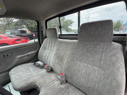 Used 2003 Toyota Tacoma PreRunner RWD image 11