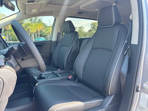 New 2026 Honda Odyssey Touring image 12
