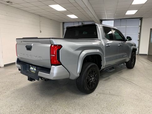 Used 2024 Toyota Tacoma SR5 AWD/4WD image 7