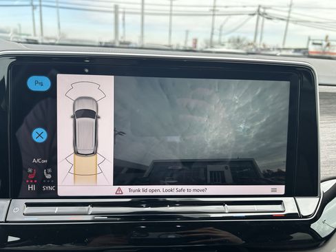 New 2026 Volkswagen Atlas SEL image 14