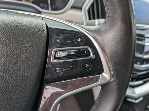 Used 2014 Cadillac SRX Luxury image 25