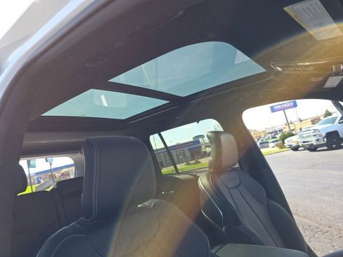 Used 2025 Jeep Grand Cherokee Overland w/ Adv Protech Group III image 43