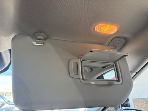 Used 2022 Nissan Rogue SV image 39