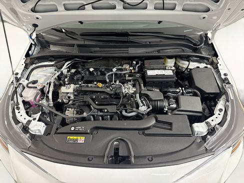 Used 2025 Toyota Corolla LE image 38