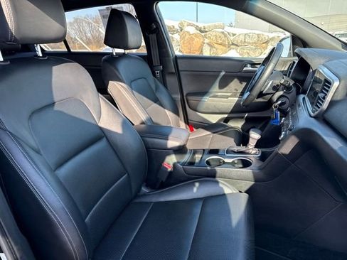 Used 2022 Kia Sportage Nightfall Edition image 12