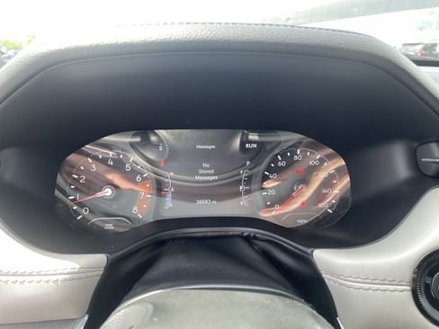 Used 2024 Jeep Compass Limited image 11