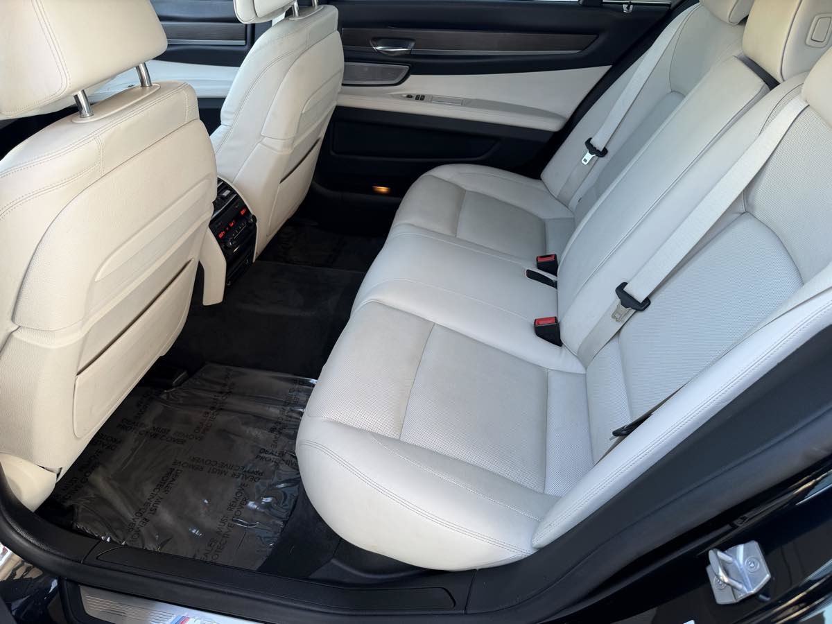 Used 2014 BMW 750Li RWD image 19