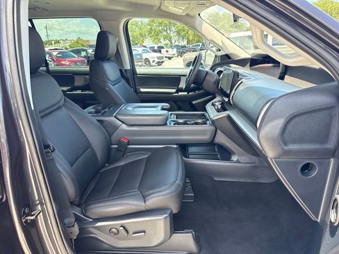 Used 2025 Ford Expedition Active RWD image 27