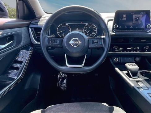 Certified 2023 Nissan Rogue SV FWD image 8